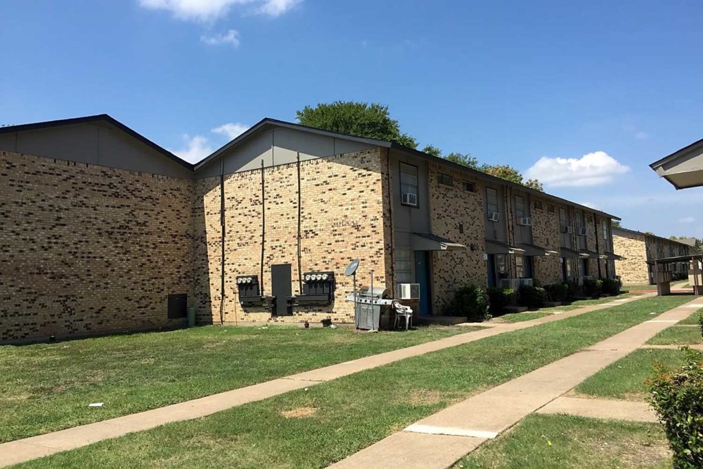 Regis Square Apartments; pet friendly two and three bedroom townhomes in Dallas DFW near Seagoville, Mesquite, Garland, Balch Springs